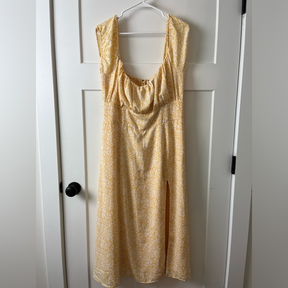 Abercrombie and Fitch Ditsy Yellow Flower dress size Large